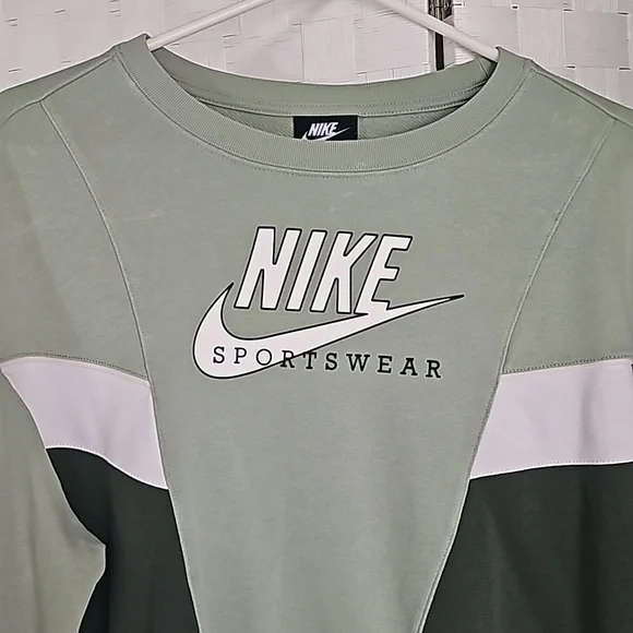 Nike green sweatshirt, small - Picture 3 of 4